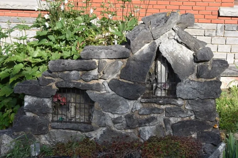 Grotte Notre Dame de Lourdes – Thoricourt