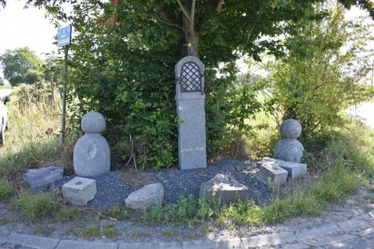 Borne-potale Notre Dame de Lourdes