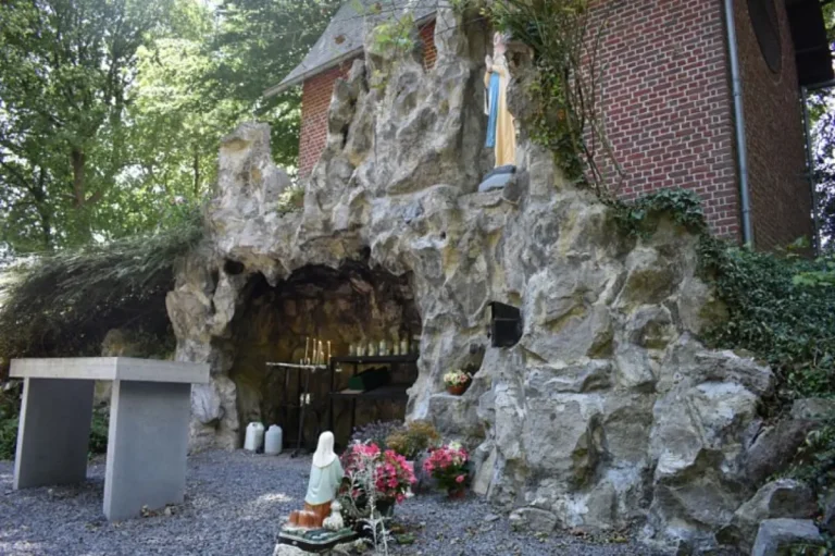 Sanctuaire et grotte Notre-Dame de Lourdes