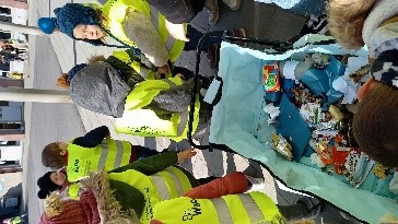 Apprendre à être un citoyen responsable -- action propreté