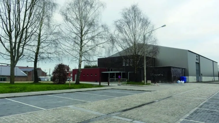 La Salle SillySports à Bassilly, bâtiment principal du Centre Sportif Local de Silly